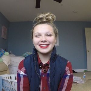 Meet your Posher, Abby