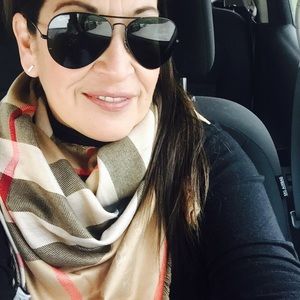 Meet your Posher, Rose