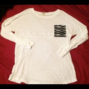 Vs LS shirt w Aztec pocket NWOT