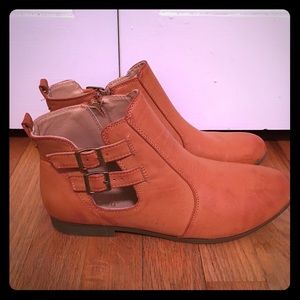 Like new camel ankle boots