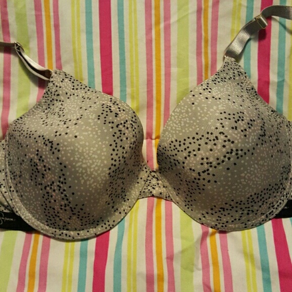 NWOT Jessica Simpson gray bra