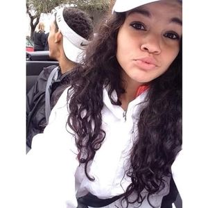 Meet your Posher, Hilary