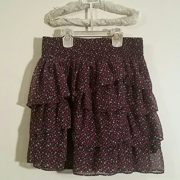 Very girly,ruffled floral skirt