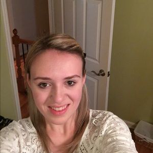 Meet your Posher, Elise