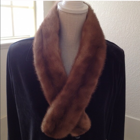 Detachable fur collar