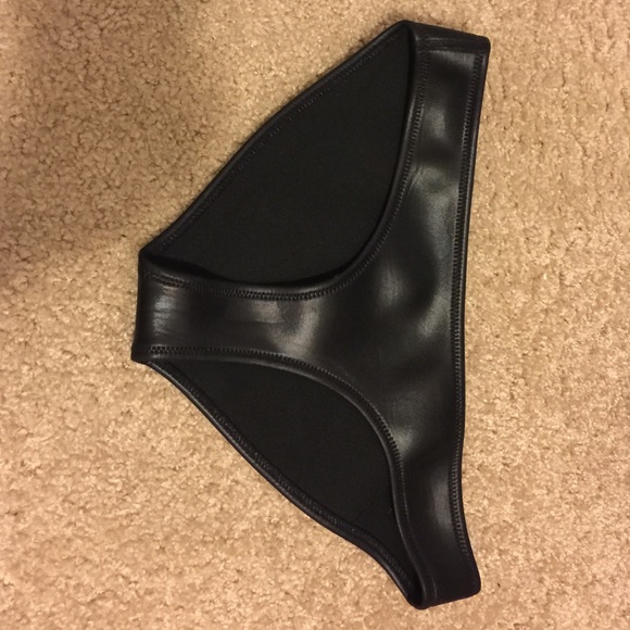 Triangle black noir bottoms