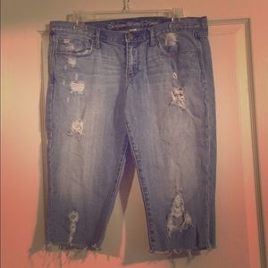 Distressed Capri pants!