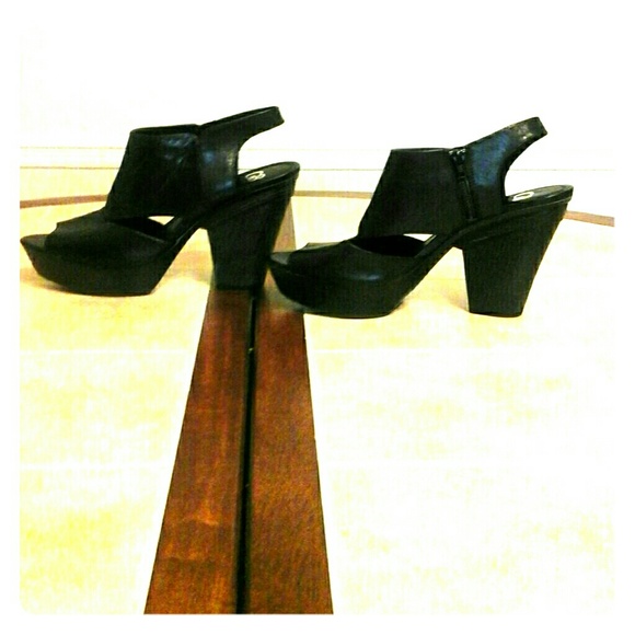 Leather platforms boot sandal