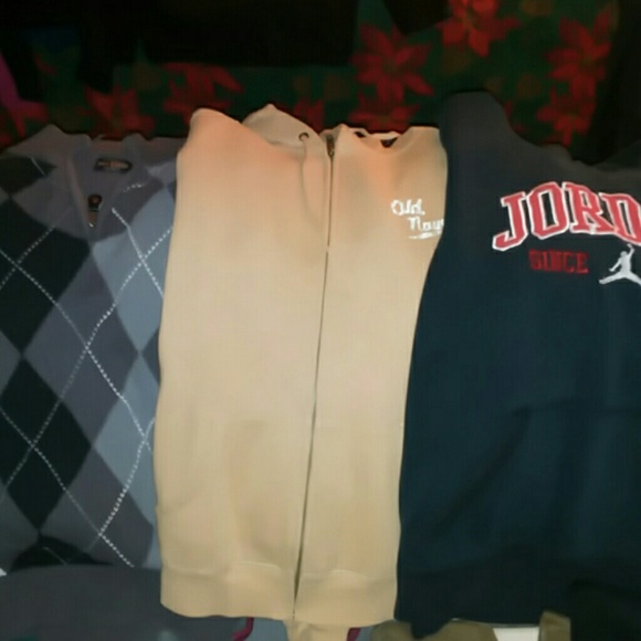 Sweatshirts n sweaters.