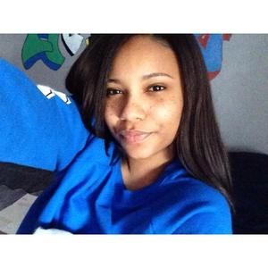 Meet your Posher, Adriana