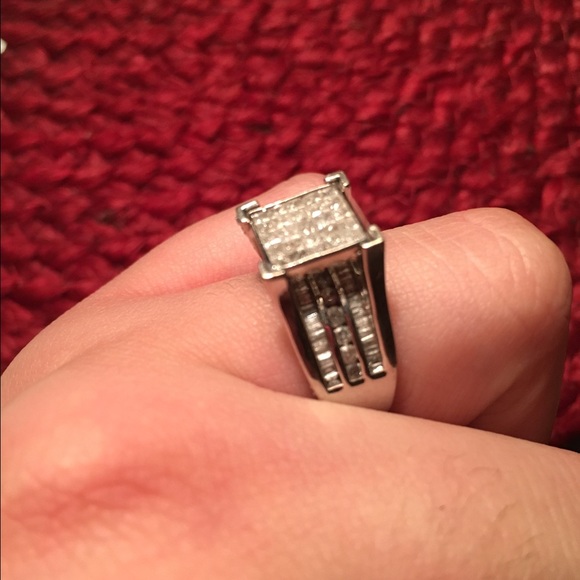 Diamond ring - Picture 2 of 4