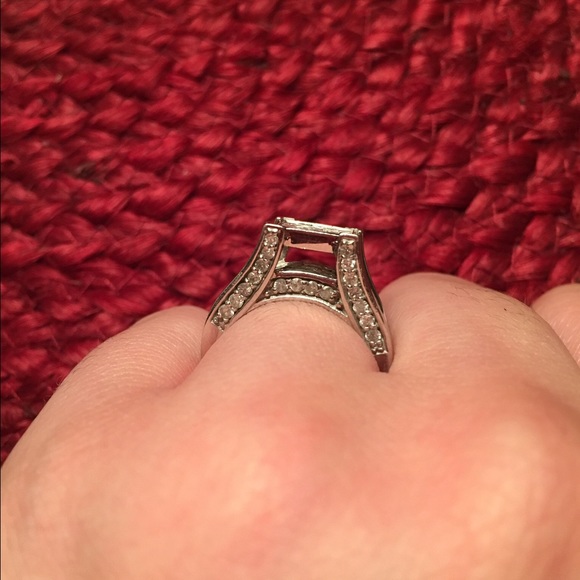 Diamond ring - Picture 3 of 4