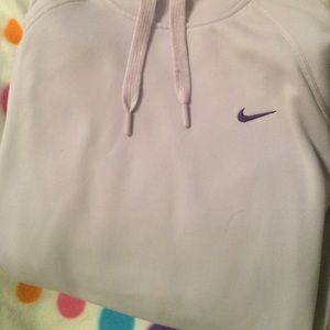Nike thermal hoodie size medium