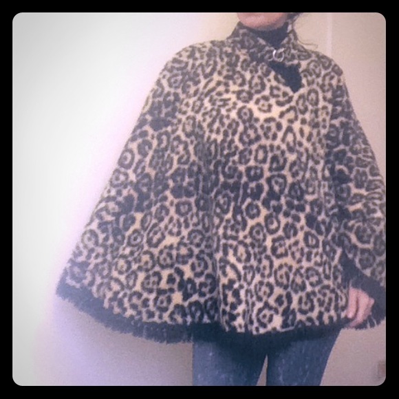 Vintage faux fur  leopard Poncho reversible black