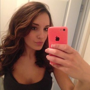 Meet your Posher, Julia