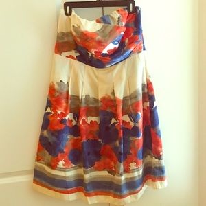Cocktail dress w/ flower pattern, very flattering!