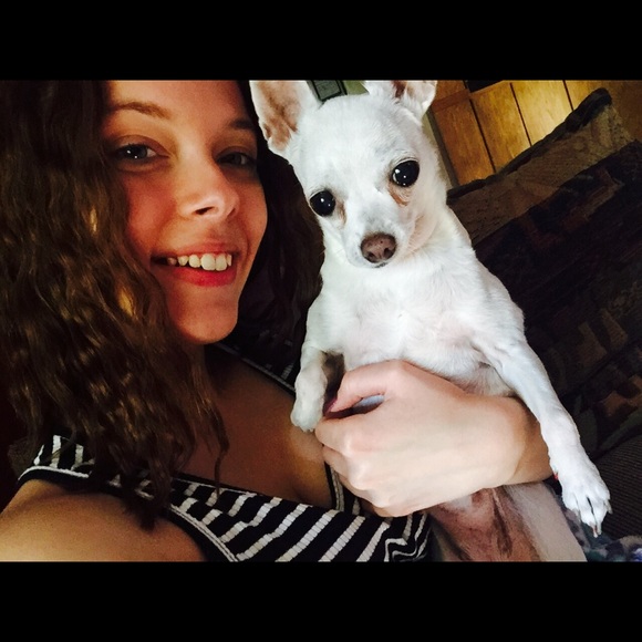 Meet your Posher, Kimberly. 💋 - Picture 3 of 5