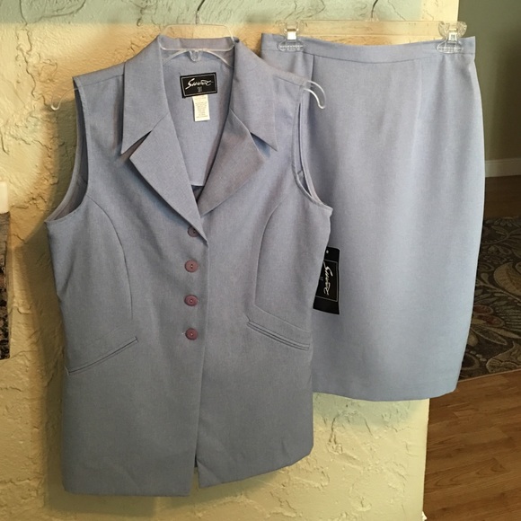 2pc sleeveless suit set "NEW" condition.
