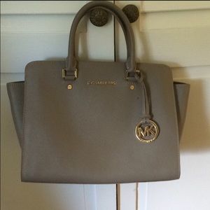 Michael kors purse