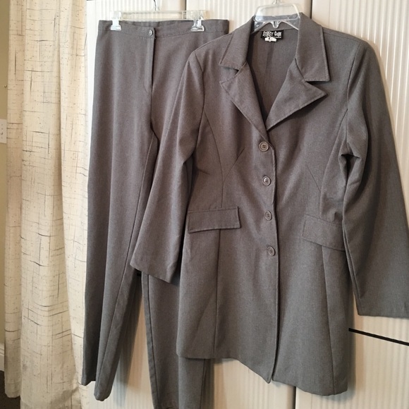2pc Suit "NEW" condition.