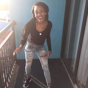 Meet your Posher, Joyneca