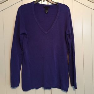 Blue NY&Co light weight v neck sweater