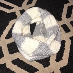 Aeropostale Knit Infinity Scarf