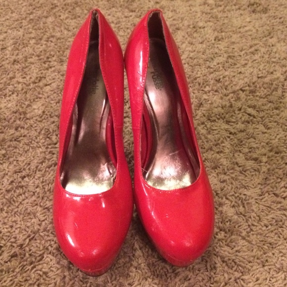 Shoes - Picture 3 of 4