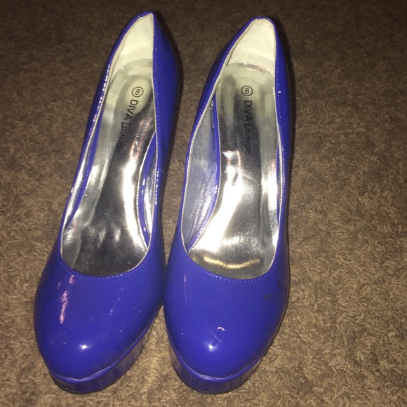 Heels - Picture 2 of 3