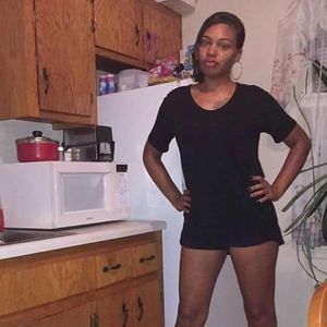 Meet your Posher, Larissa