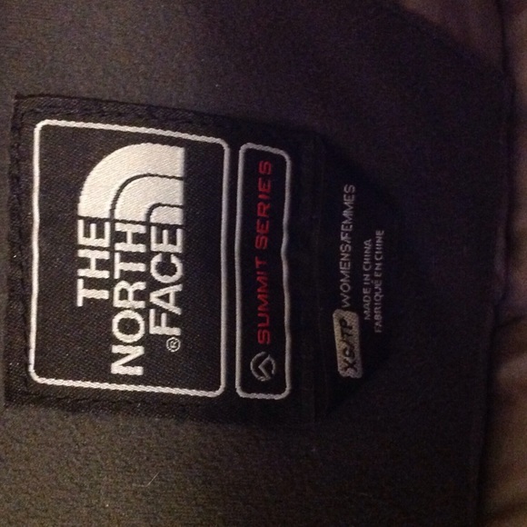 XS Women's North Face Jacket - Picture 4 of 4