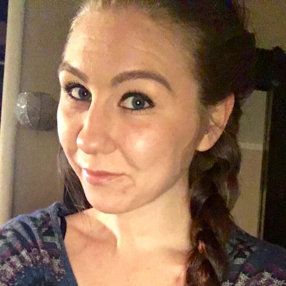 Meet your Posher, Becca - Picture 1 of 1