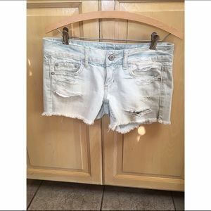 Cute light Jean shorts