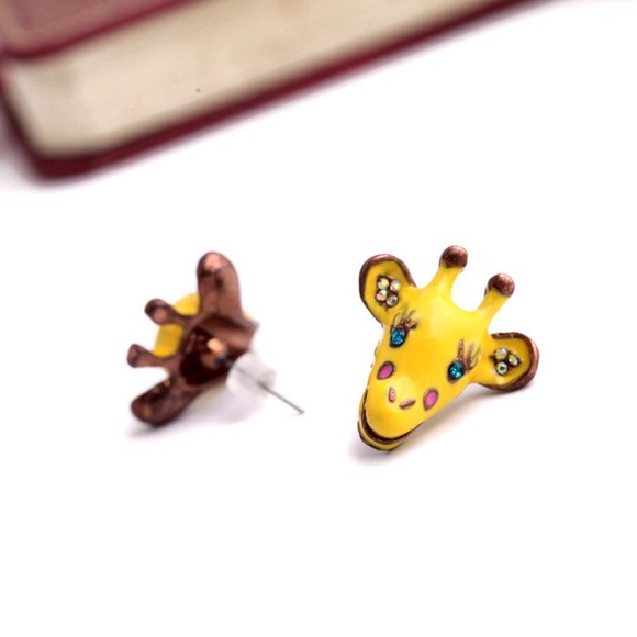👍Host Pick👍Cute yellow giraff earrings - Picture 2 of 2