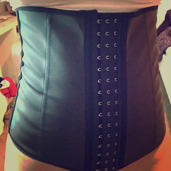 Waist trainer