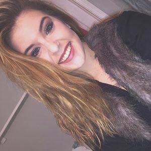 Meet your Posher, Rebekah