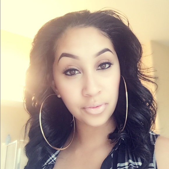 Meet your Posher, Sylvia - Picture 1 of 1