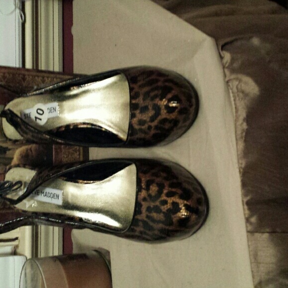 Steve Madden Leopard Pumps