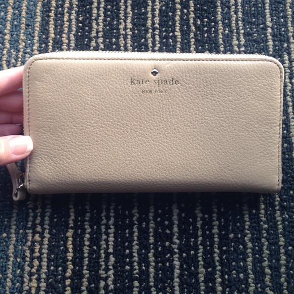 Kate spade cobble hill lacy wallet