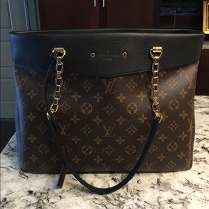 Brand New Lou's Vuitton Pallas Shopper