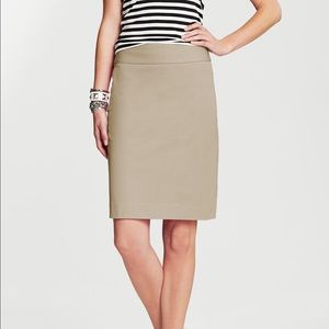 Banana Republic Sloan fit pencil skirt