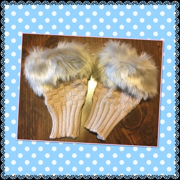Accessories - Last 1 Tan Faux rabbit fur wrist fingerless gloves