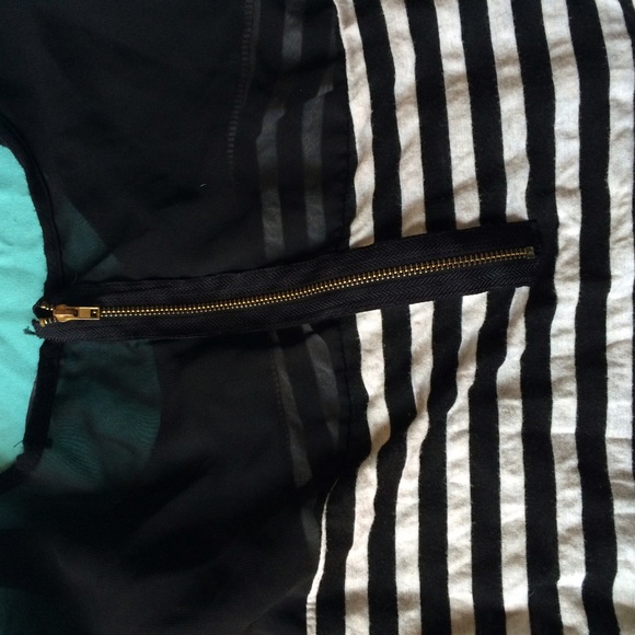 Charlotte Russe Sheer Striped Crop Top - Picture 3 of 3