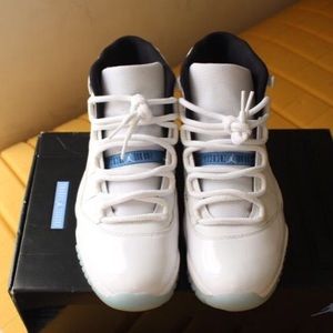 Brand new Columbia 11's