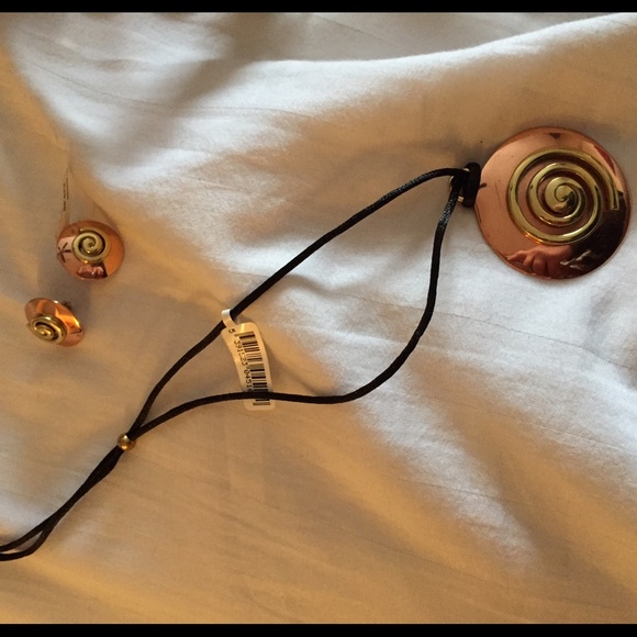 Rose gold/gold plated necklace and earring set