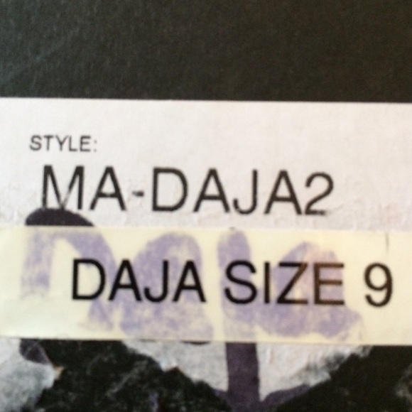 BCBG MA - DAJA 2 - Picture 2 of 2