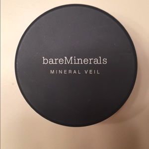 Bare Minerals veil.