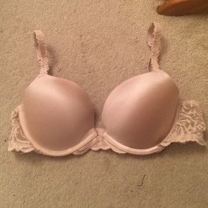 Pink push-up bra
