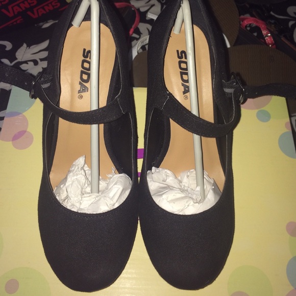 Black Wedges