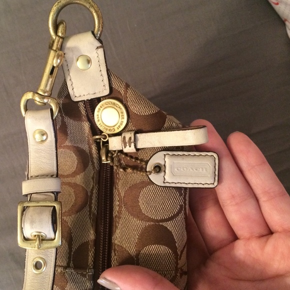 Coach purse - Picture 3 of 4